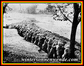 Italiener im Schützengraben gegen Insurgenten.