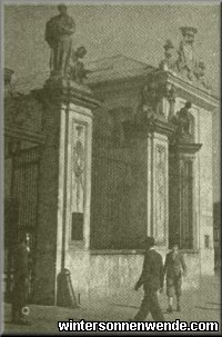 Eingang zum Palais Brühl