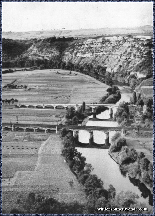 Blick von der Rudelsburg ins Saaletal.