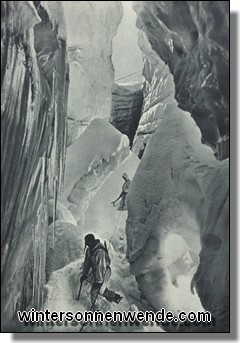 Erkundungspatrouille in voller Hochgebirgsausrüstung.