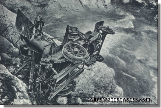 In einen Wildbach abgestürztes, italienisches Fliegerabwehrgeschütz.