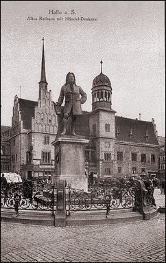 Halle a. d. Saale: <B>Altes Rathaus mit Händel-Denkmal.