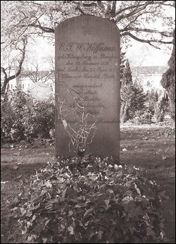 Grab von E. T. A. Hoffmann auf dem Friedhof vor dem Halleschen Tor zu Berlin.