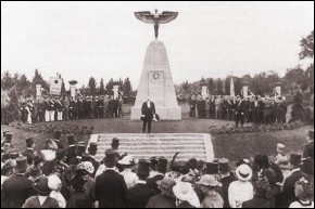 Einweihung des Lilienthal-Denkmals am 17. Juni 1914.