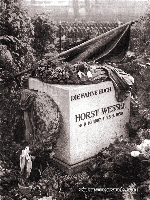 Das Horst-Wessel-Ehrenmal auf dem alten Friedhof von St. Nicolai in Berlin.