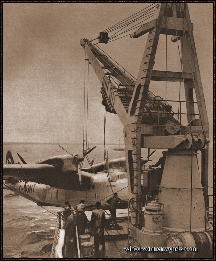 Deutsches Dornier-Flugzeug der Südamerikalinie am Flugzeugstützpunkt
 'Friesenland' .