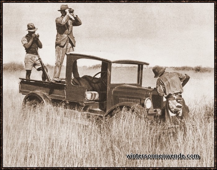 Sonntagsfreude des deutschen Farmers in der afrikanischen Steppe:
Jagdsafari!