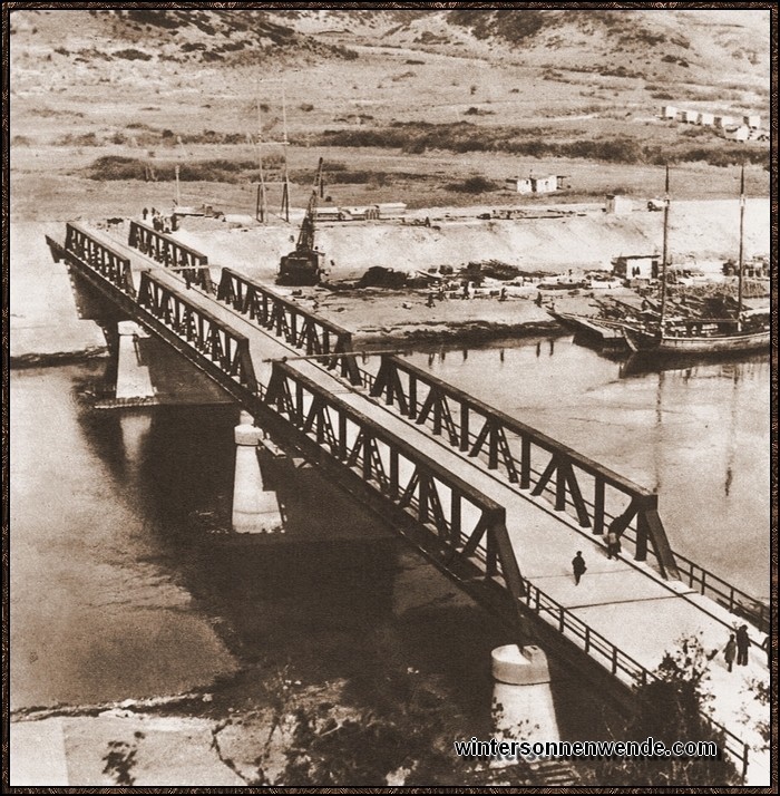 Die Brücke über den Strumafluß bei Amphipolis in Griechenland
wurde von deutschen Ingenieuren einer deutschen Firma gebaut.