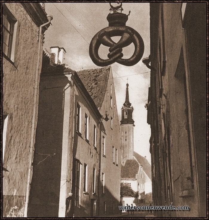 Blick durch eine der Straßen Alt-Narwas, einer alten deutschen Siedlung [in
Estland].