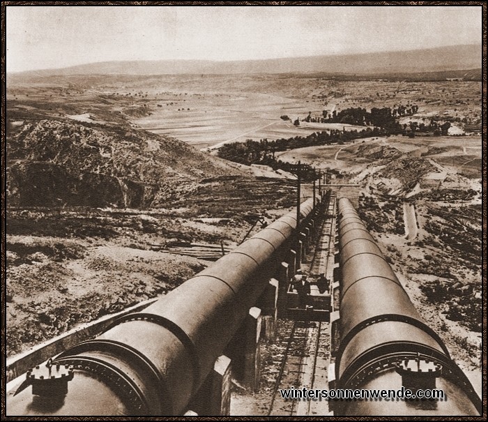 Die gewaltigen Turbinenrohrleitungen bei Castilla Salto de Villalba in Spanien wurden
von deutschen Ingenieuren berechnet und gebaut.