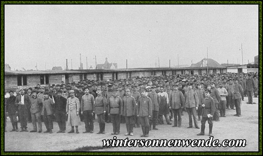 Kriegsgefangene beim Appell in Nürnberg.