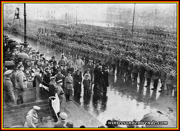Stahlhelmkundgebung zum Volksentscheid 1931 im Berliner Lustgarten.