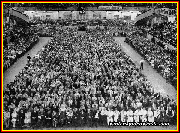 Versammlung zum Volksentscheid, Anfang August 1931.