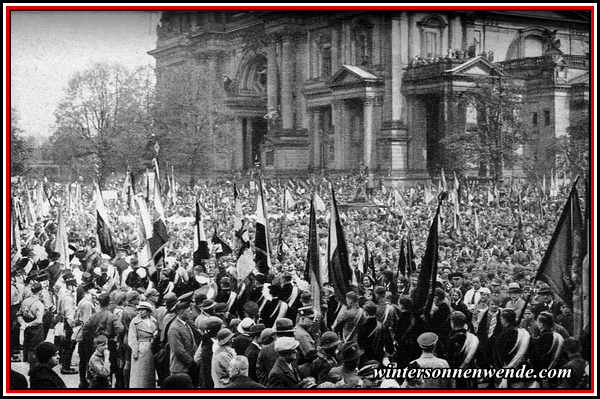 Jugendkundgebung im Lustgarten am Tag der Arbeit, 1. Mai 1933.