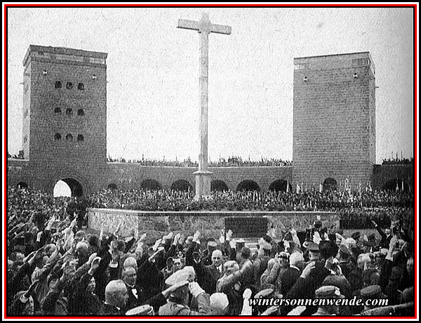 Hindenburg-Ehrung am Tannenberg-Denkmal, August 1933.