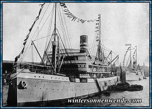 Personen- und Frachtdampfer der Woermann-Linie in Hamburg.