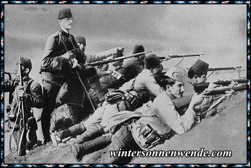 Türkische Infanterie im Gefecht.